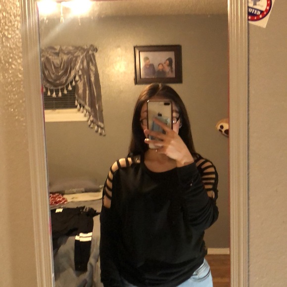 Black long sleeve - Picture 2 of 2